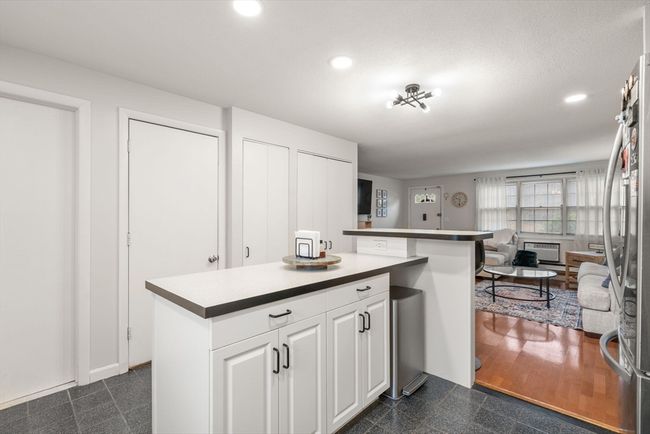 134 - 540 Granby Rd, Condo with 2 bedrooms, 2 bathrooms and 1 parking in South Hadley MA | Image 5
