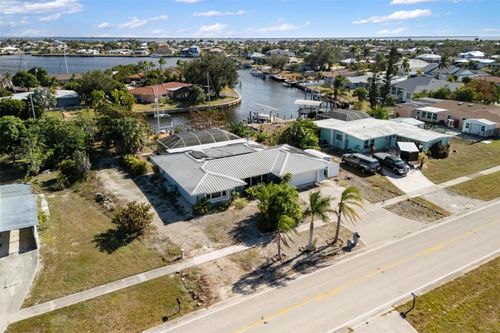 105 Cousley Dr Se, PORT CHARLOTTE, FL, 33952-9110 | Card Image