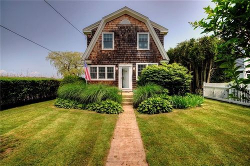 9 Pasadena Ave, Westerly, RI, 02891-5011 | Card Image