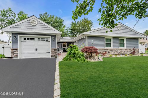 103 Idlewild Ln, Aberdeen, NJ, 07747-1533 | Card Image