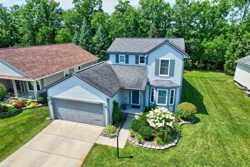 5220 Sandalwood Cir, Grand Blanc, MI, 48439-4266 | Card Image