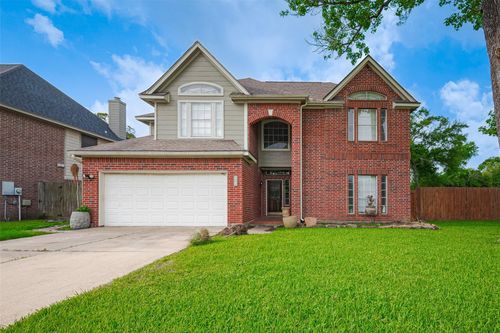 915 Highland Woods Dr, Highlands, TX, 77562-4512 | Card Image