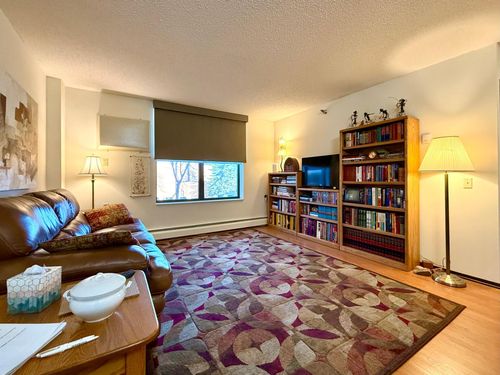 305-7600 Golden Valley Rd, Golden Valley, MN, 55427-4558 | Card Image