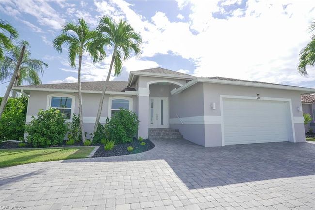 201 S Bahama Ave, House other with 3 bedrooms, 2 bathrooms and null parking in Marco Island FL | Image 1