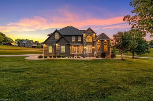 891 Olde Charter Cir, Jefferson, NC, 28640-9478 | Card Image