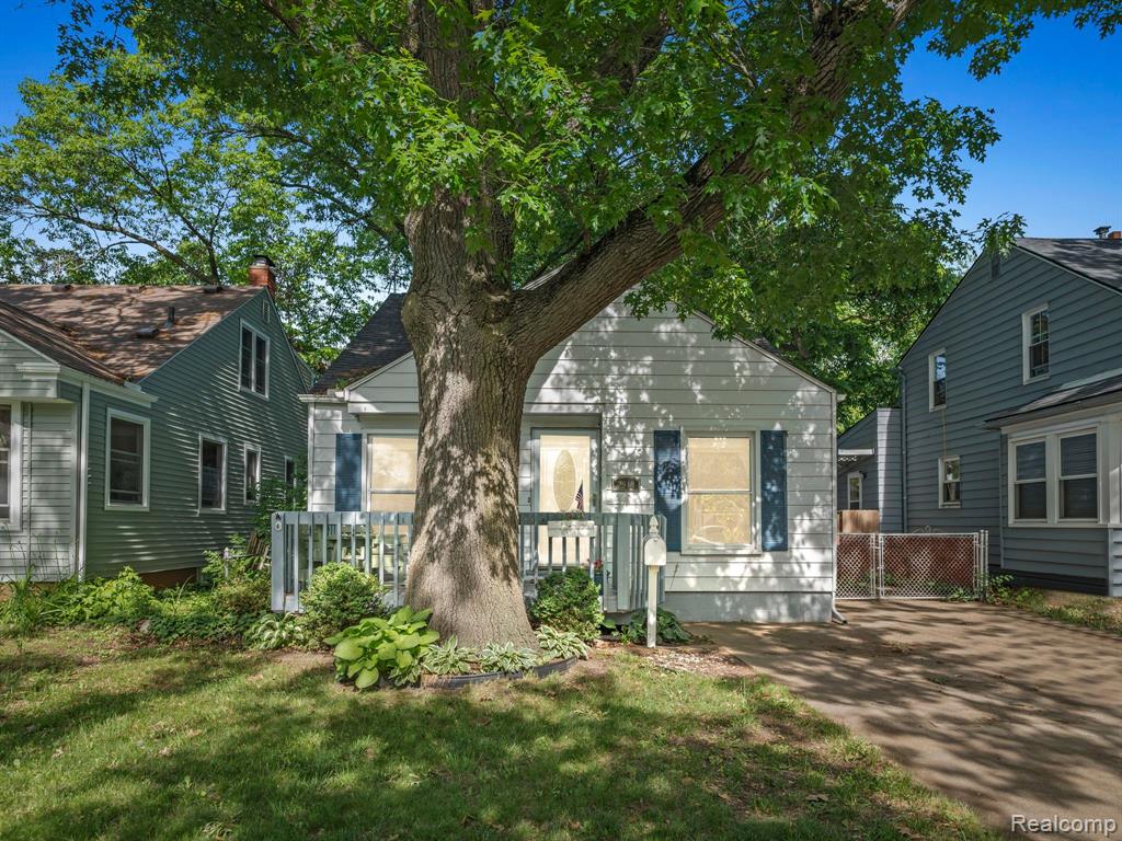 Main St, Royal Oak, MI 48073