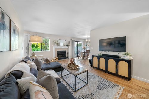 12c-1529 201st Pl Se, Bothell, WA, 98012-8101 | Card Image