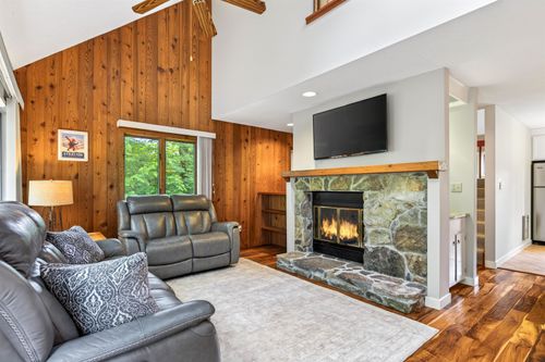 501-18 High Point Dr, Stratton Mtn, VT, 05155-4426 | Card Image