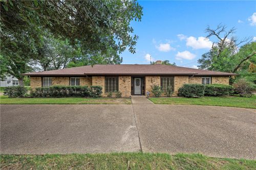 804 Val Verde, Marlin, TX, 76661 | Card Image