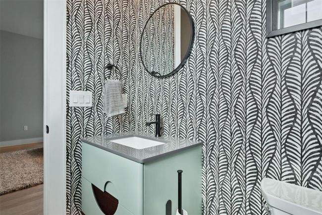 powder room off loft | Image 29