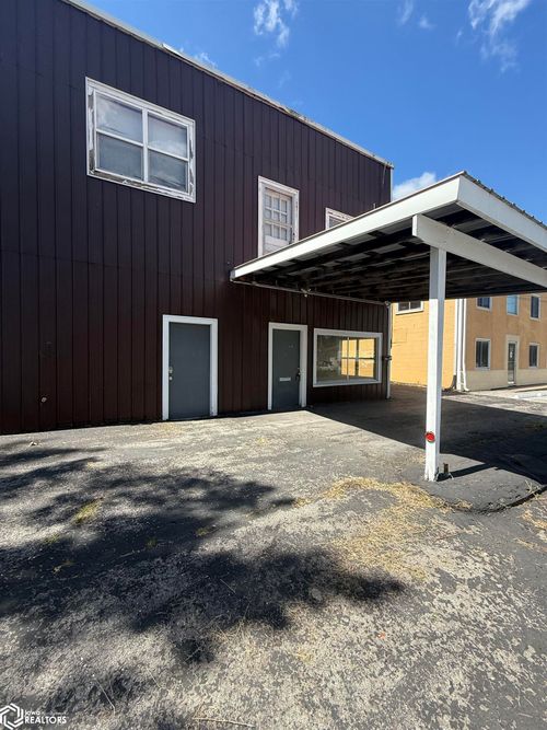 410 N 2nd St, Fairfield, IA, 52556-2416 | Card Image