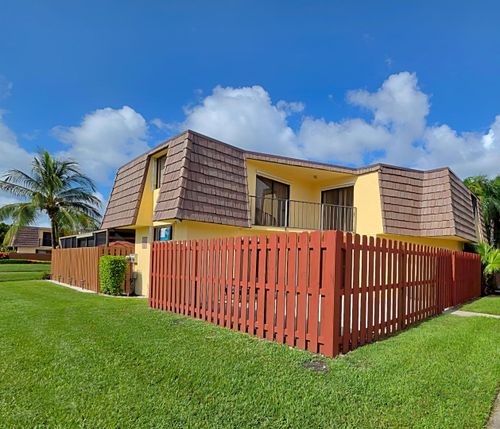 22 Springdale Cir, Palm Springs, FL, 33461-6323 | Card Image