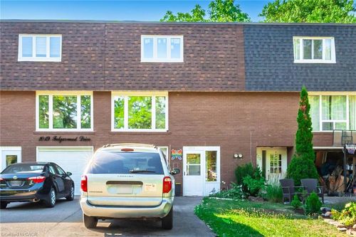1021 Falgarwood Dr, Oakville, ON, L6H1N7 | Card Image