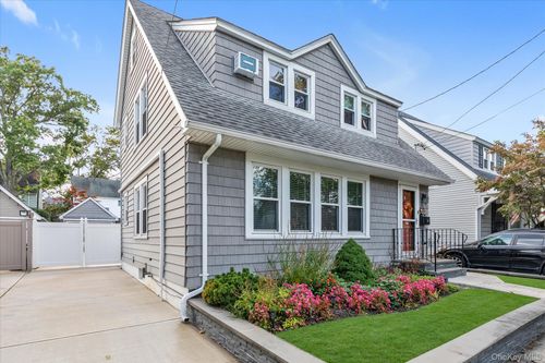 154 Park Ave, Williston Park, NY, 11596-1130 | Card Image