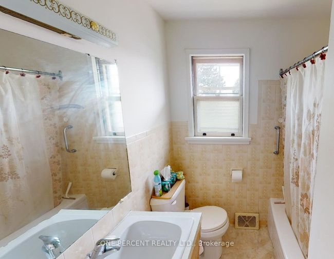 324 Bunting Rd, House other with 3 bedrooms, 2 bathrooms and 5 parking in Saint Catharines ON | Image 8