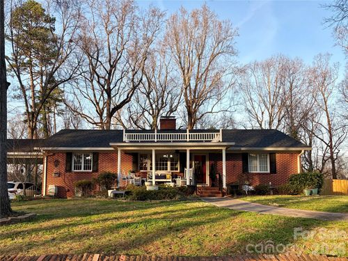 920 Paramount Cir, Gastonia, NC, 28052-5324 | Card Image