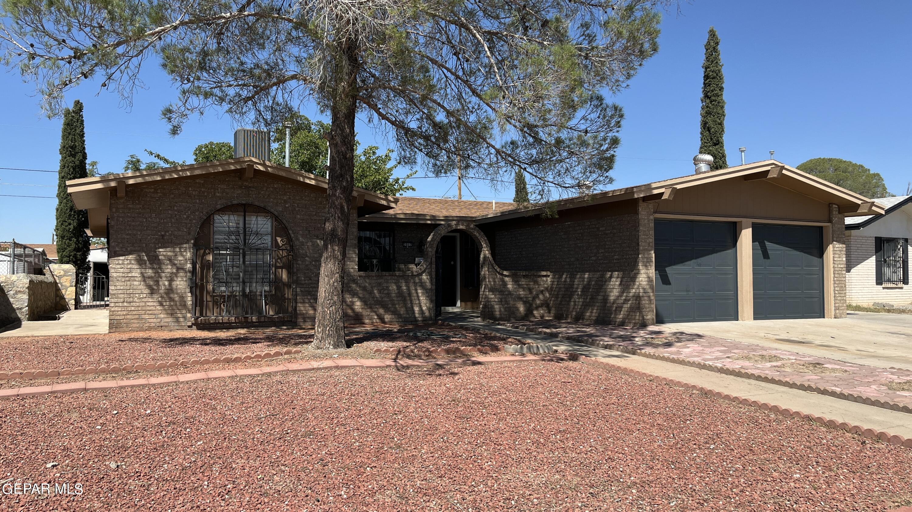 Solano Dr, El Paso, TX 79935