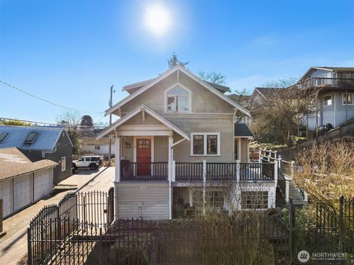 4015 Sw Hudson St, Seattle, WA, 98116-4515 | Card Image