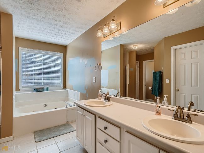5363 Forest Dr, House other with 4 bedrooms, 4 bathrooms and null parking in Loganville GA | Image 13