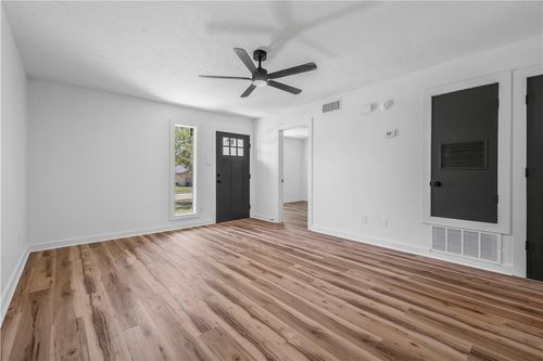 b-705 Vassar Ct, College Station, TX, 77840-2144 | Card Image