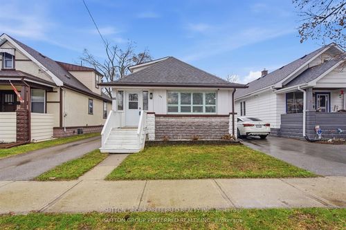 105 Madison Ave, London, ON, N5Z2P3 | Card Image