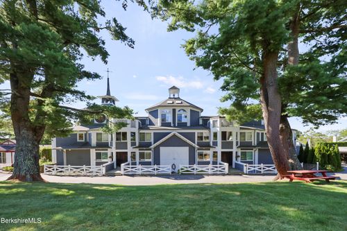 3b-stables-19 Hawthorne Rd, Stockbridge, MA, 01262-7760 | Card Image