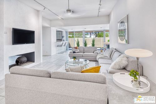 70120 Frank Sinatra Dr, Rancho Mirage, CA, 92270-2517 | Card Image