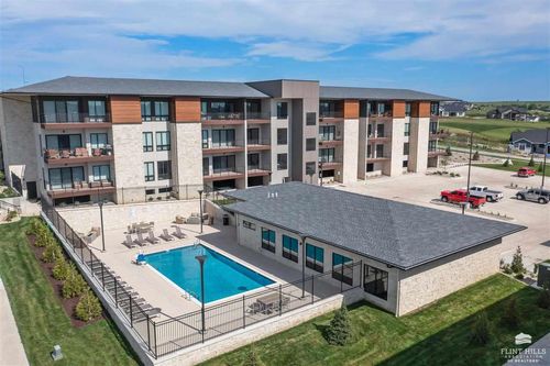 apt-106-3010 Fieldhouse Cir, Manhattan, KS, 66503-3408 | Card Image