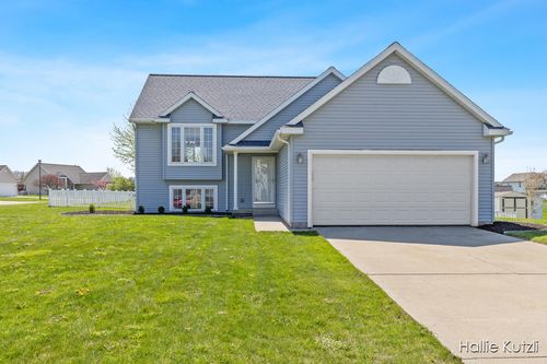 7035 Deer Cove Drive Se, Gaines Charter Township, MI, 49316 | Card Image