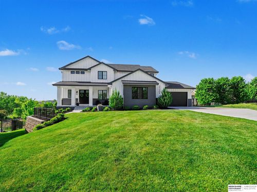 21209 Walnut Cir, Elkhorn, NE, 68022-2240 | Card Image