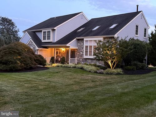 4 Gladiola Cir, NEWTOWN, PA, 18940-9224 | Card Image