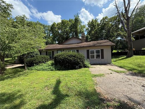 38 Clipper Dr, Blue Springs, MO, 64015-9655 | Card Image