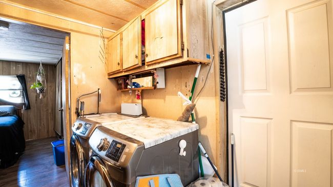Hallway/Laundry Area | Image 10
