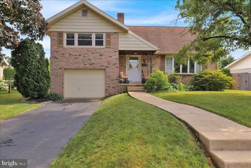 1116 Dogwood Dr, READING, PA, 19609-1120 | Card Image