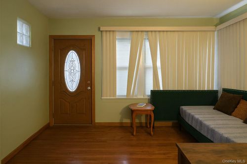 150 115th Dr, Jamaica, NY, 11434-1502 | Card Image