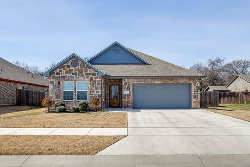 409 Titus Dr, Springtown, TX, 76082-2339 | Card Image