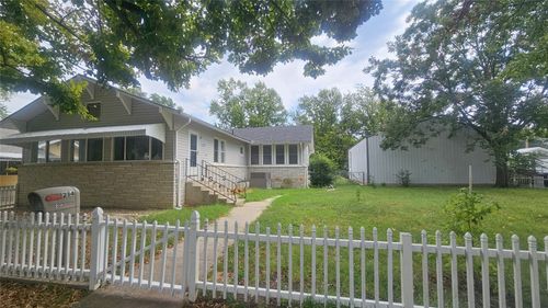 214 F St Nw, Miami, OK, 74354-5718 | Card Image