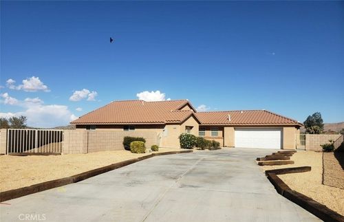 57294 Titian Ct, Yucca Valley, CA, 92284-9523 | Card Image