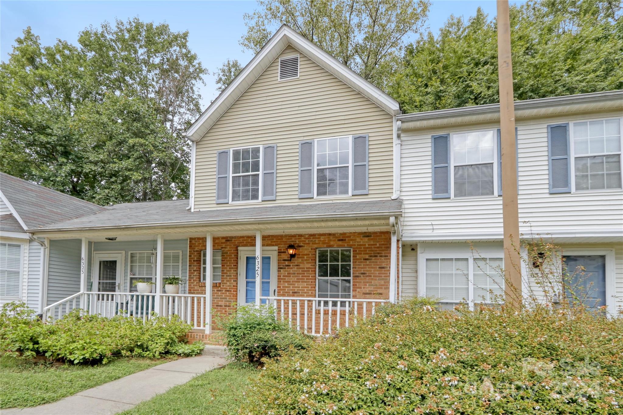 Windsor Gate Ln, Charlotte, NC 28215
