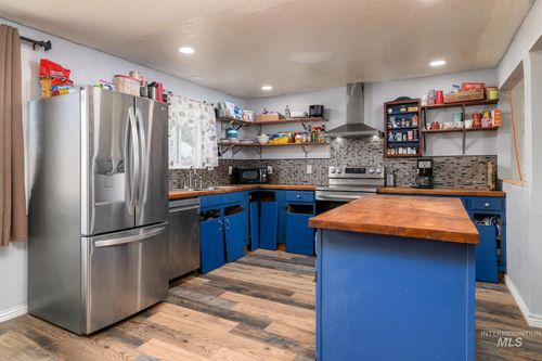 650 W Broadway Ave, Meridian, ID, 83642-2405 | Card Image