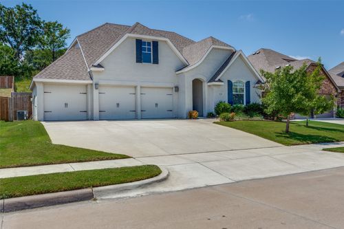 529 Inwood St, Benbrook, TX, 76126-3052 | Card Image