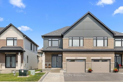 1027 Hydrangea Ave, Manotick, ON, K4M0L4 | Card Image