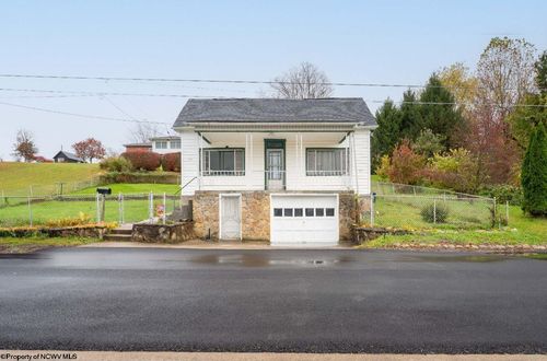 341 Satterfield St, Fairmont, WV, 26554-3956 | Card Image