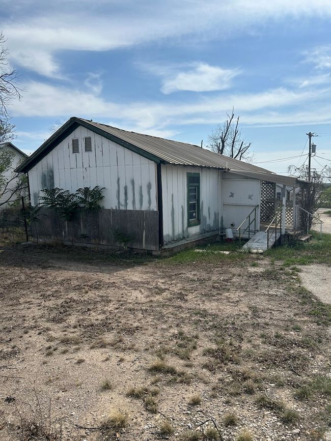1606 Tayloe Ave, House other with 2 bedrooms, 1 bathrooms and null parking in Sonora TX | Image 4