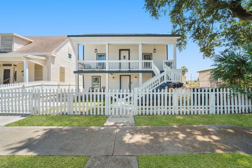 3403 Avenue N, Galveston, TX, 77550-6706 | Card Image