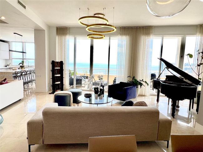 APT-4505 - 848 Brickell Key Dr, Condo with 3 bedrooms, 4 bathrooms and null parking in Miami FL | Image 16