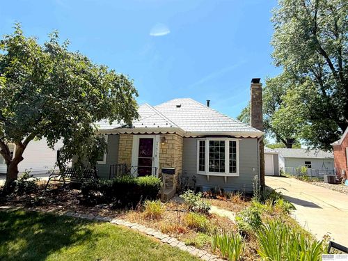 3741 H St, Lincoln, NE, 68510-1626 | Card Image