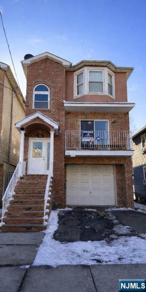 952 Flora St, Elizabeth, NJ, 07201-1914 | Card Image