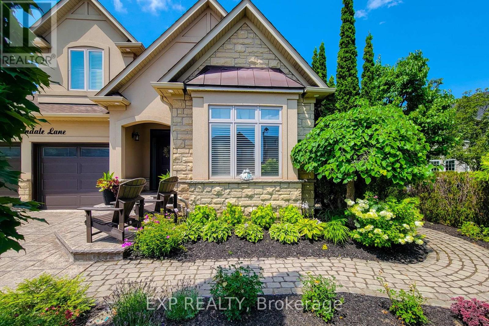 Residential in Oakville (BC Bronte Creek) 3