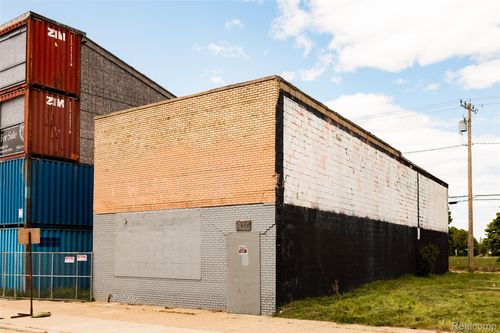 2424 Michigan Avenue, Detroit, MI, 48216 | Card Image